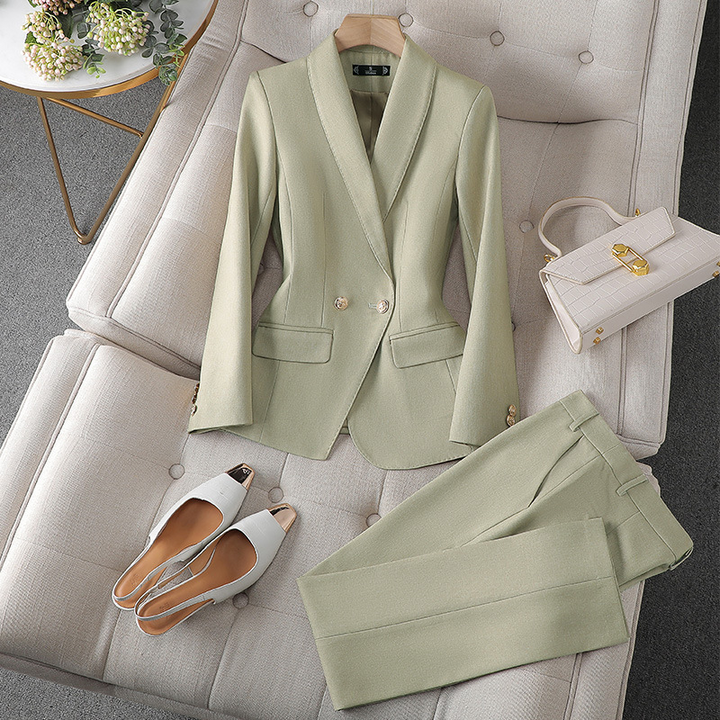 Elegantes Damen Blazer & Hosen Set in Schwarz, Burgunderrot oder Goldorange mit perfektem Schnitt und stilvollem Design.