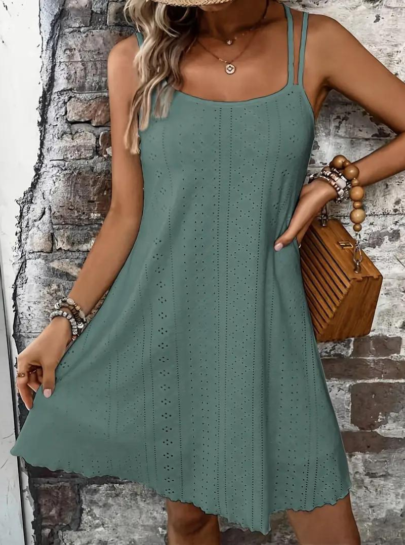 Elegantes Damen Leinen Sommerkleid, weite Silhouette, atmungsaktiv, ideal für Strandausflüge und heiße Tage.