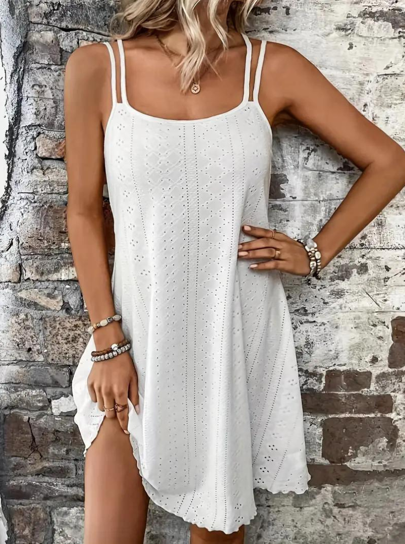Elegantes Damen Leinen Sommerkleid, weite Silhouette, atmungsaktiv, ideal für Strandausflüge und heiße Tage.