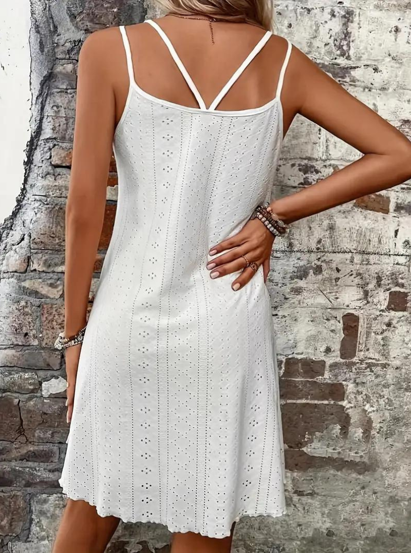 Elegantes Damen Leinen Sommerkleid, weite Silhouette, atmungsaktiv, ideal für Strandausflüge und heiße Tage.
