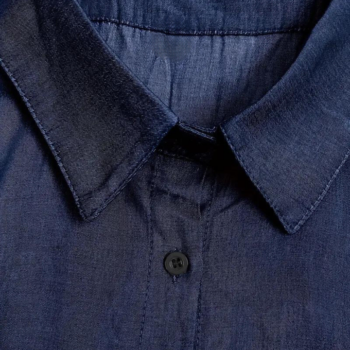 Elegantes Damen-Maxihemdkleid in Dunkelblau, klassische Passform, ideal für Strand und Abendveranstaltungen.