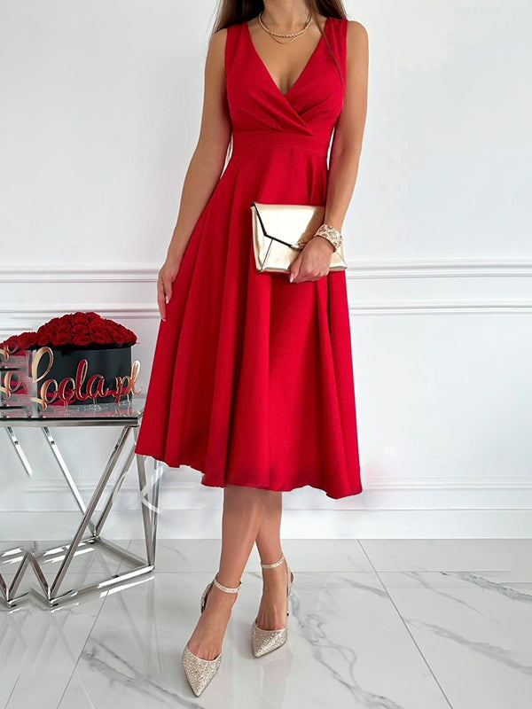 Elegantes Damen-Midi-Kleid mit V-Ausschnitt in Rot, ärmellos und fließend, ideal für Cocktailpartys und festliche Anlässe.