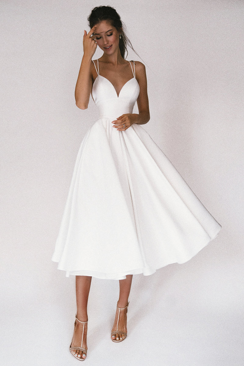 Elegantes Damen Partykleid mit V-Ausschnitt, Midi-Länge, in klassischem Design für Hochzeiten und formelle Anlässe.