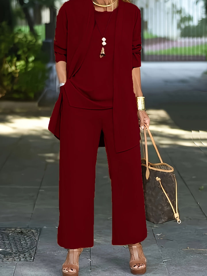 Elegantes Damen-Set aus Strickjacke, Trägertop und Hosen, vielseitig kombinierbar und ideal für Freizeit und Büro.