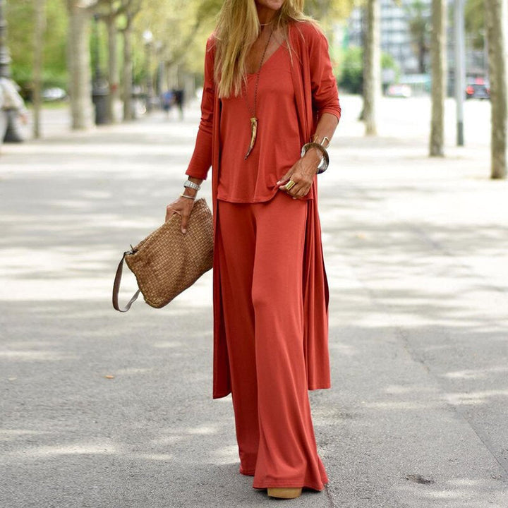 Elegantes Damen-Set, modern, in verschiedenen Farben, ideal für formelle Anlässe, hochwertige Materialien, figurbetont.