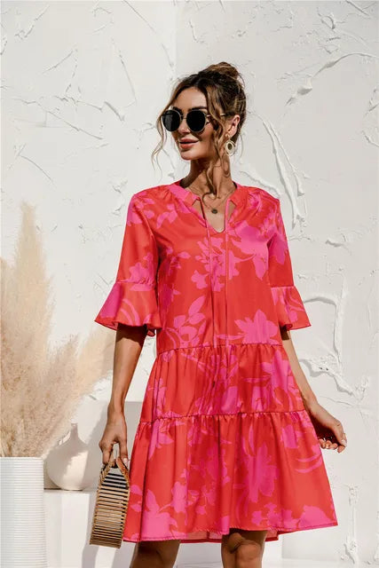 "Elegantes Damen Sommerkleid, Mini, tiefe Taille, fließende Silhouette, florales Design, kurzärmelig, V-Ausschnitt"