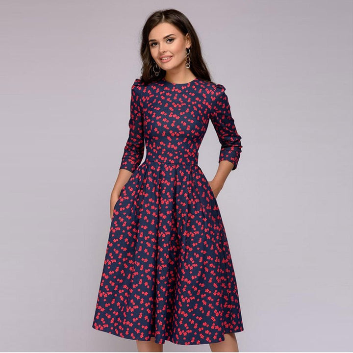 Elegantes Damenkleid aus Seide in Marineblau, mittellang, figurbetont, stilvoll für besondere Anlässe. Verfügbar in allen Grö