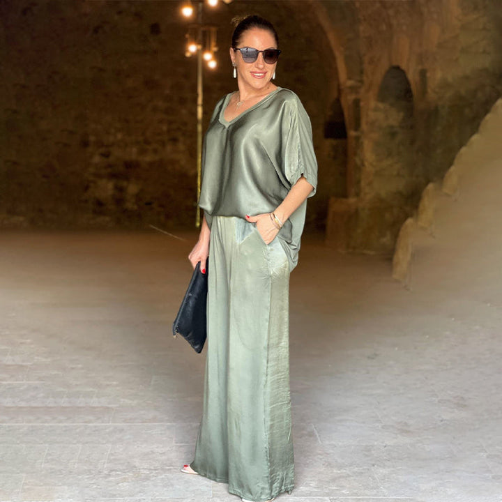 "Elegantes Fiorea Damen Set: Zweiteiliges Outfit in hellem Pastell, ideal für Frühling und Sommer, Vorderansicht."