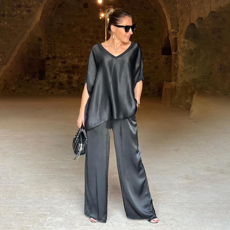 "Elegantes Fiorea Damen Set: Zweiteiliges Outfit in hellem Pastell, ideal für Frühling und Sommer, Vorderansicht."