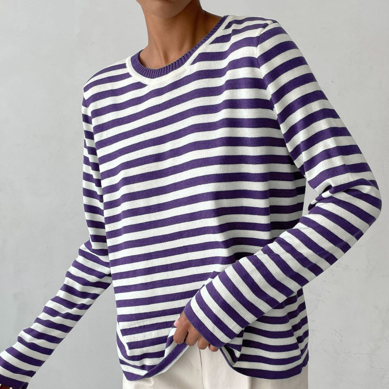 "Elegantes gestreiftes Damen-T-Shirt, leicht, Rundhals, zarte Streifen, ideal für Sommer, stilvoller Freizeitlook"