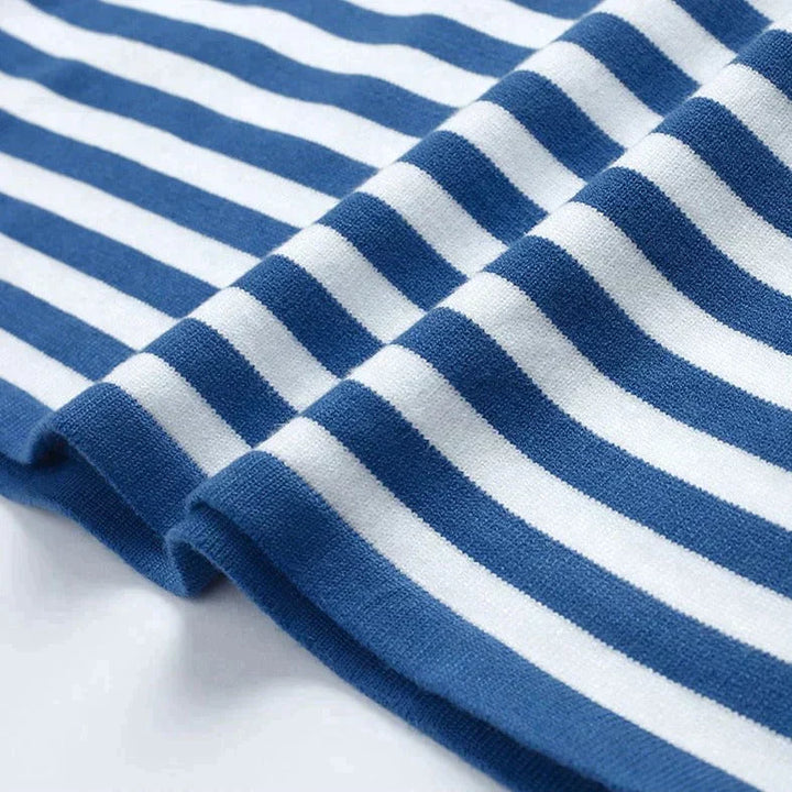 "Elegantes gestreiftes Damen-T-Shirt, leicht, Rundhals, zarte Streifen, ideal für Sommer, stilvoller Freizeitlook"