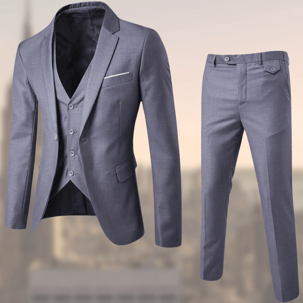 Elegantes Herren Anzug-Set mit Sakko, Weste und Hose, in klassischen Farben wie Schwarz und Marineblau. Ideal für Anlässe.