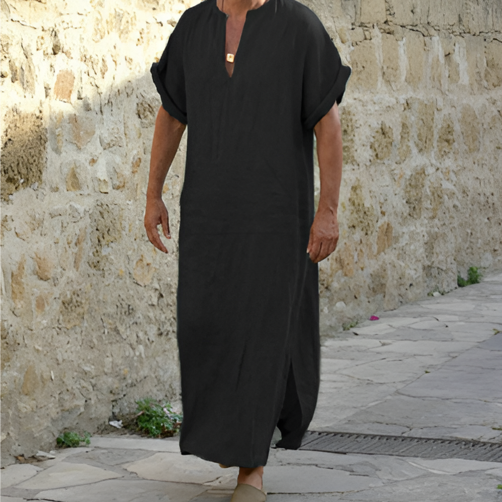 "Elegantes Herren Hemdkleid mit Schlitzdesign, weich und stilvoll, in Grau, Olivgrün, Schwarz, Weiß erhältlich."