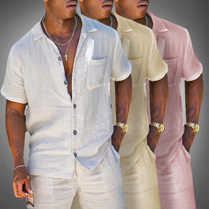 Elegantes Herren Leinen Set, zweiteilig, in Cremefarben; Jacke und Hose aus atmungsaktivem Leinenstoff, stilvolles Design.
