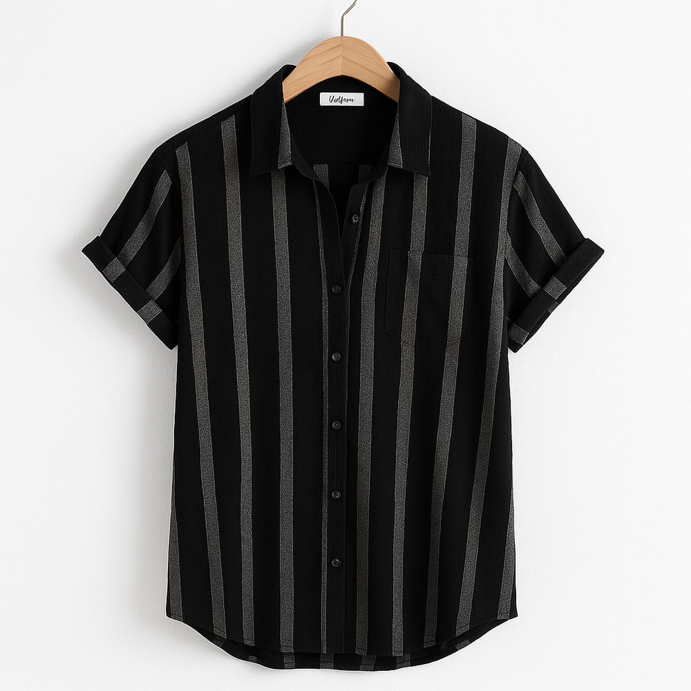 Elegantes Herren Leinenhemd mit klassischem Streifenmuster, atmungsaktiv, modern geschnitten, für sommerlichen Stil.