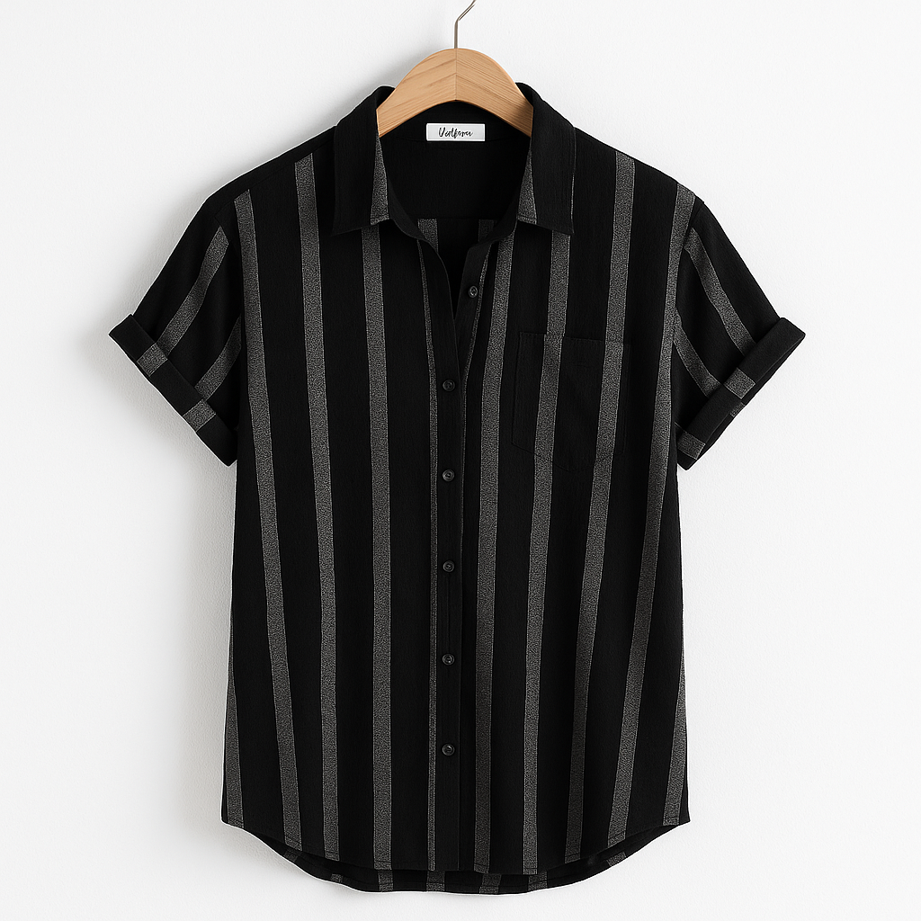 Elegantes Herren Leinenhemd mit klassischem Streifenmuster, atmungsaktiv, modern geschnitten, für sommerlichen Stil.