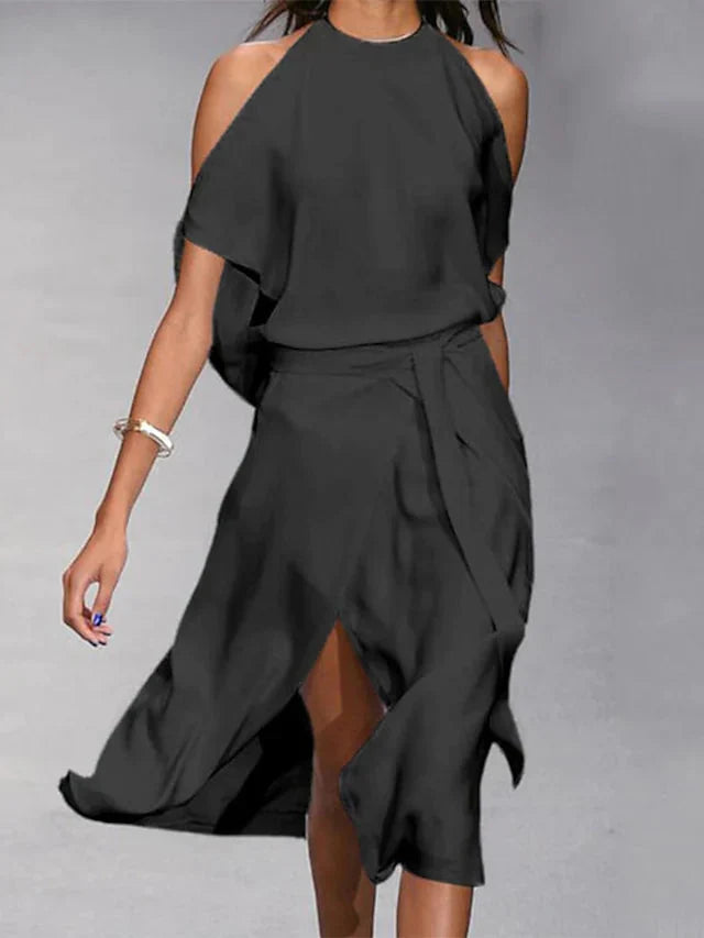 "Elegantes Madonna Neckholder-Midikleid, nackte Schultern, fließende Passform, asymmetrischer Saum, perfekt für besondere Anl