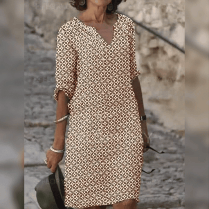 Elegantes Sommerkleid aus Baumwolle, handgefertigt, atmungsaktiv, mit schmeichelnder Silhouette für Damen, für warme Tage.