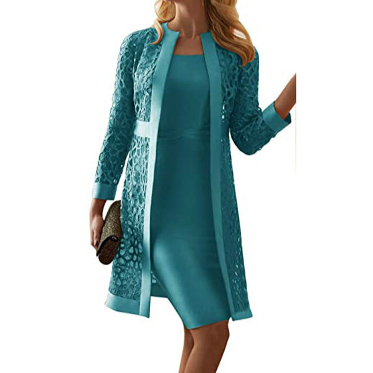 Elegantes Spitzen-Zweiteiler-Kleid in sanfter Farbe, femininer Look, Spitzen-Design, ideal für besondere Anlässe.