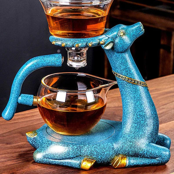 "Elegantes Teeset mit magnetischem System, Glasteekanne, Filter, Tassen; stilvolles Design, ideal für Teeliebhaber."