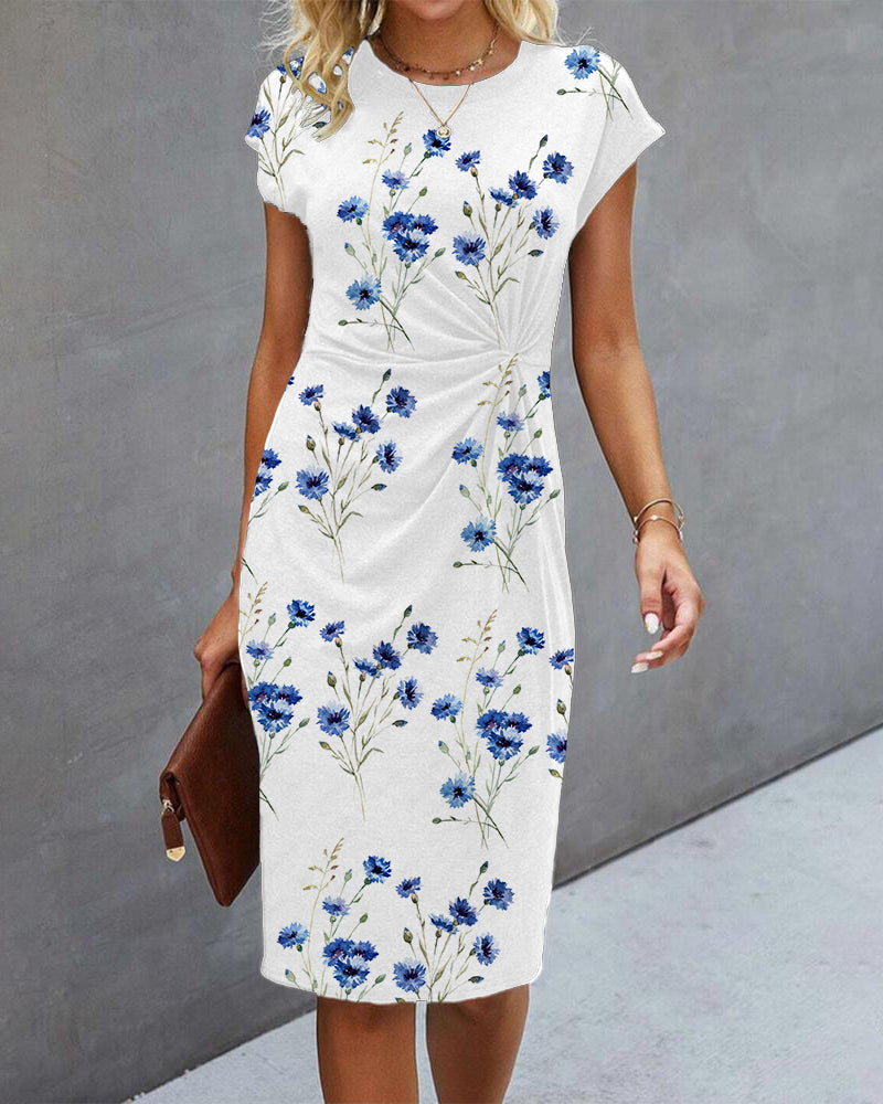 Elegantes weißes Damen-Maxikleid, fließender Stoff, schmeichelnd geschnitten, ideal für formelle und informelle Anlässe.