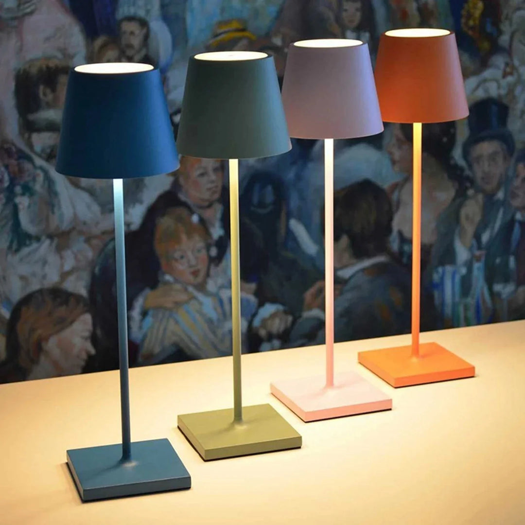 "Energieeffiziente Touch LED-Tischleuchte im minimalistischen Design, ideal für moderne Wohnräume."