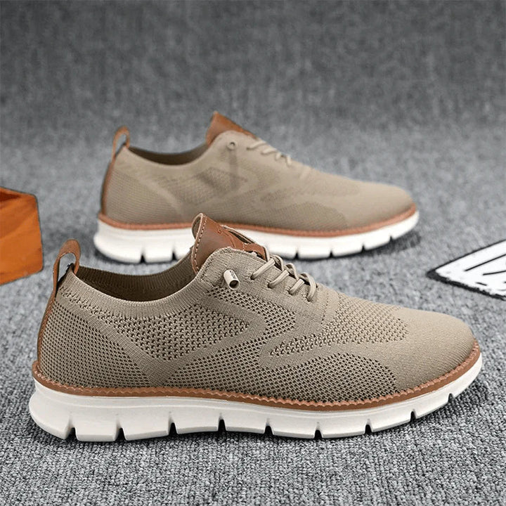 Ergonomische Herrenschuhe aus atmungsaktivem Strick, sportliche flexible Sohle, breite Zehenbox, braun, ideal für Alltag.