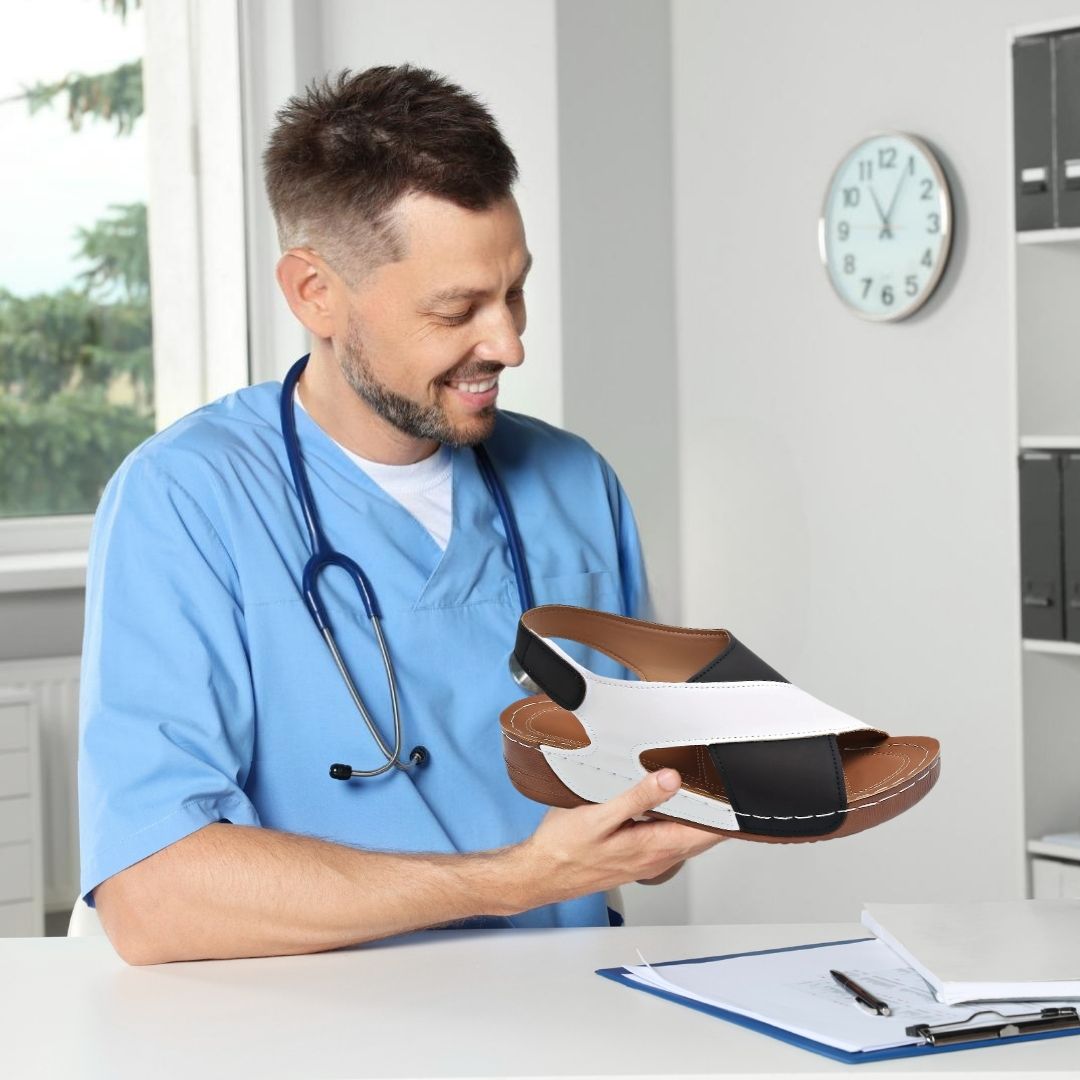 Ergonomische Sandalen für Damen in Blau, mit rutschfester Sohle und bequemem Sitz, ideal für ganztägigen Komfort.