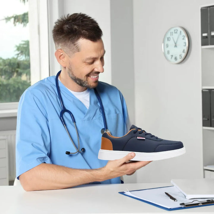 "Ergonomischer Damen-Sneaker mit rutschfester Sohle, breitem Zehenraum und atmungsaktivem Material für Komfort und Halt."