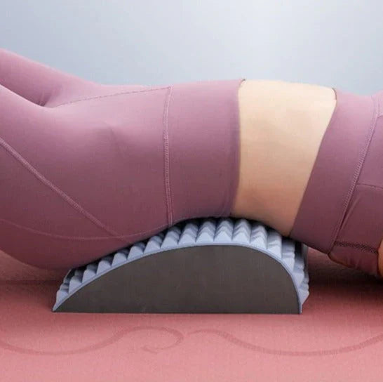 "Ergonomischer Rückenstrecker mit 109 Massagepunkten für Rückenschmerzlinderung und verbesserte Haltung."