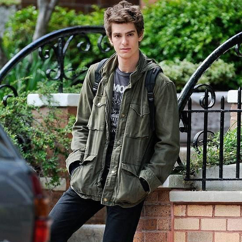 "Feldjacke im Vintage-Look, olivgrün, Herrenmode, inspiriert vom Military-Style, mit praktischen Taschen, ikonisch und robust