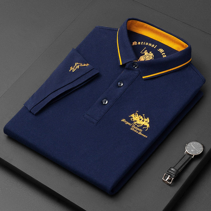 "Finn Herren Poloshirt in Blau, elegant mit Knopfverschluss, klassischer Schnitt, hochwertige Baumwolle, vielseitiger Stil."