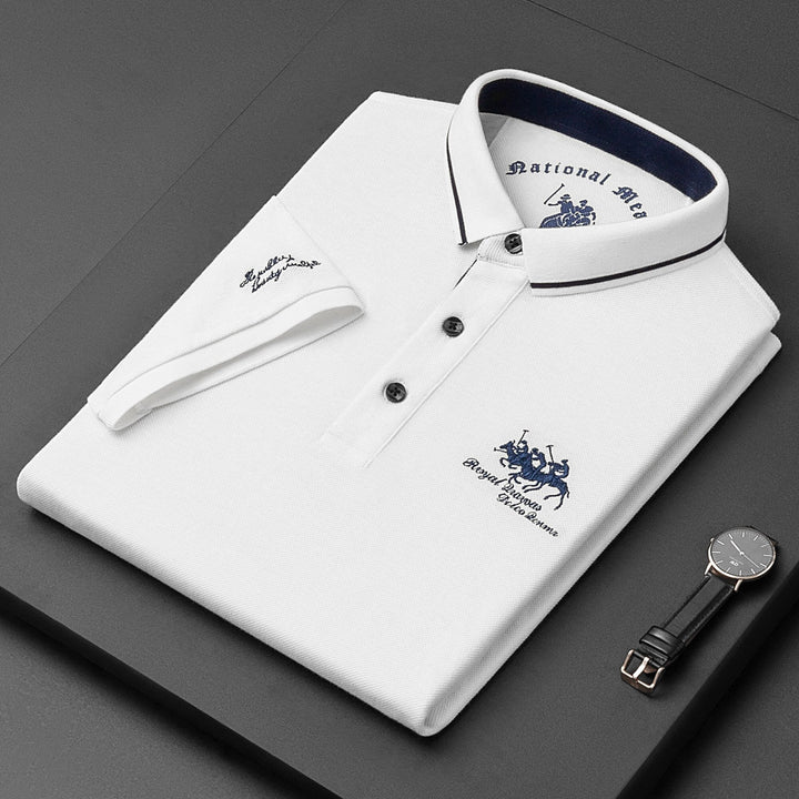 "Finn Herren Poloshirt in Blau, elegant mit Knopfverschluss, klassischer Schnitt, hochwertige Baumwolle, vielseitiger Stil."