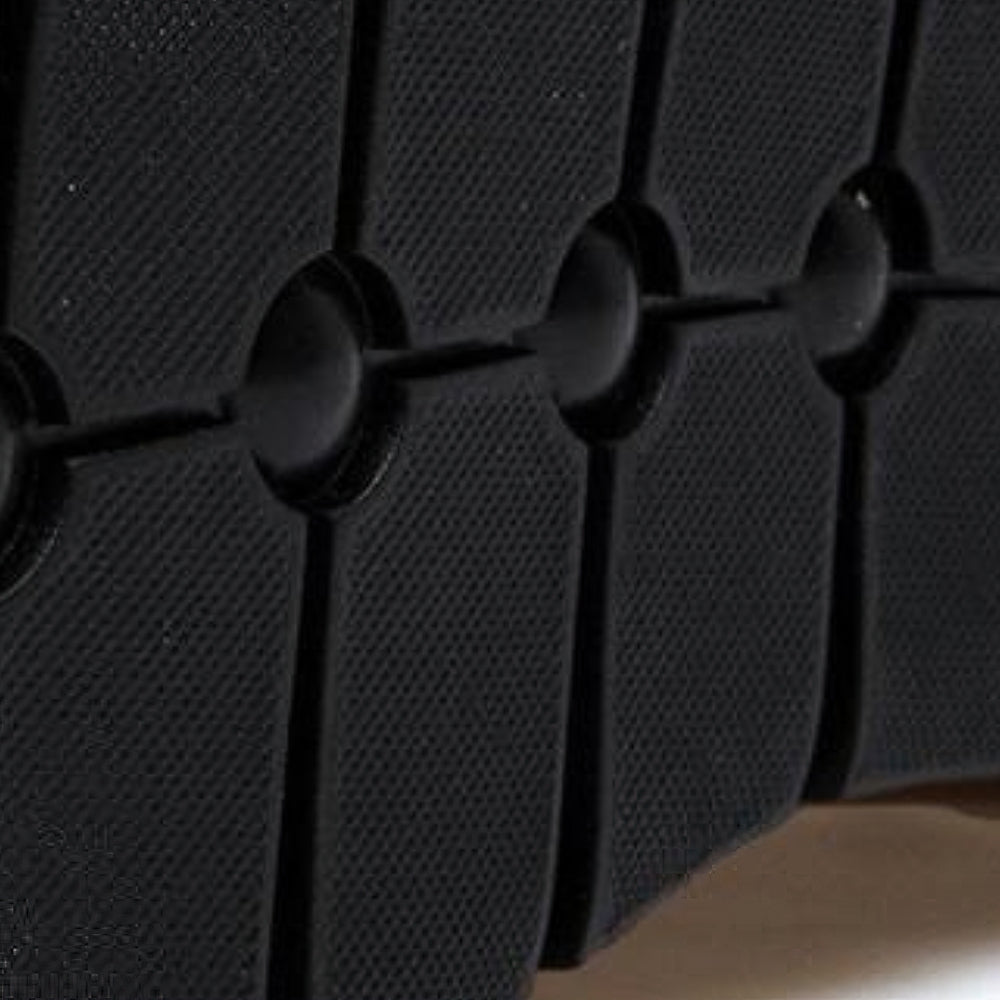 Flache Herren-Wanderschuhe, elegante Silhouette, braun, bequem, vielseitig, für Alltag und Spaziergänge geeignet.