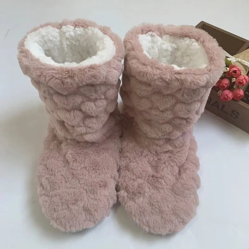 Gemütliche Damenhausschuhe mit Memory Foam, Fellfutter und rutschfester Sohle für optimalen Komfort und Wärme.