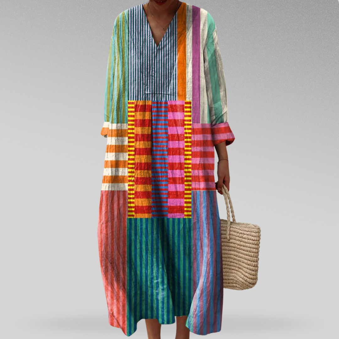 "Geometrisches Damenkleid mit modernem Muster, schlanke Passform, angenehmes Material, elegante Linienführung für vielseitige