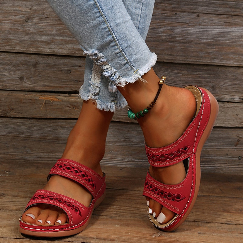 "Gepolsterte orthopädische Damen Sandalen in elegantem Design, atmungsaktiv und ultraleicht, ideal für jeden Tag."