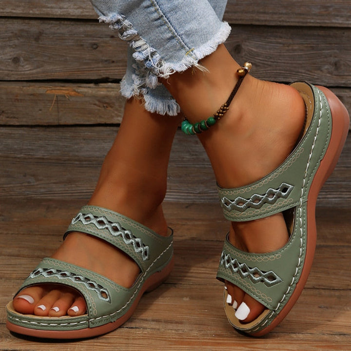 "Gepolsterte orthopädische Damen Sandalen in elegantem Design, atmungsaktiv und ultraleicht, ideal für jeden Tag."