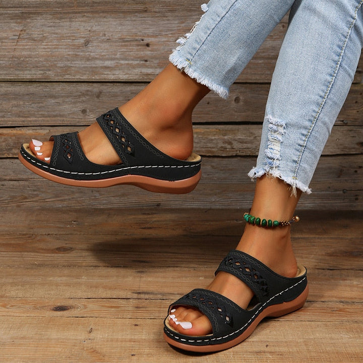 "Gepolsterte orthopädische Damen Sandalen in elegantem Design, atmungsaktiv und ultraleicht, ideal für jeden Tag."