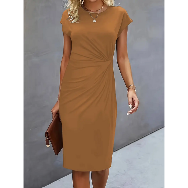 Gerafftes, figurbetontes Damen Bodycon Kleid mit kurzen Ärmeln, elegantes Design, betont Silhouette, ideal für Anlässe.