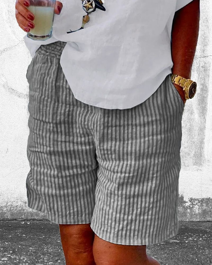 Gestreifte Damen-Shorts aus Leinenmix, Vorderansicht. Mittelhoher Bund, sommerlich-chic, ideal für heiße Tage.