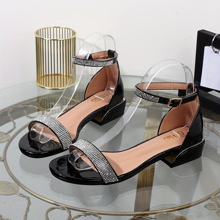 Glänzende Damen Sandalen mit Kristallen, ideal für den Sommer, flaches Design, erhältlich in mehreren Farben für elegantes Fi