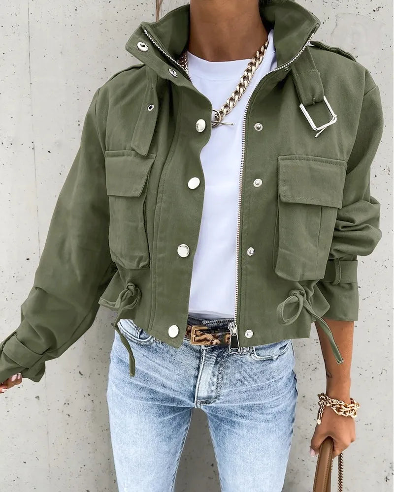 Grüne, stylische Crop-Top-Jacke Damen, robust & vielseitig, ideal für Outdoor & Freizeit, modernes Design, praktische Taschen