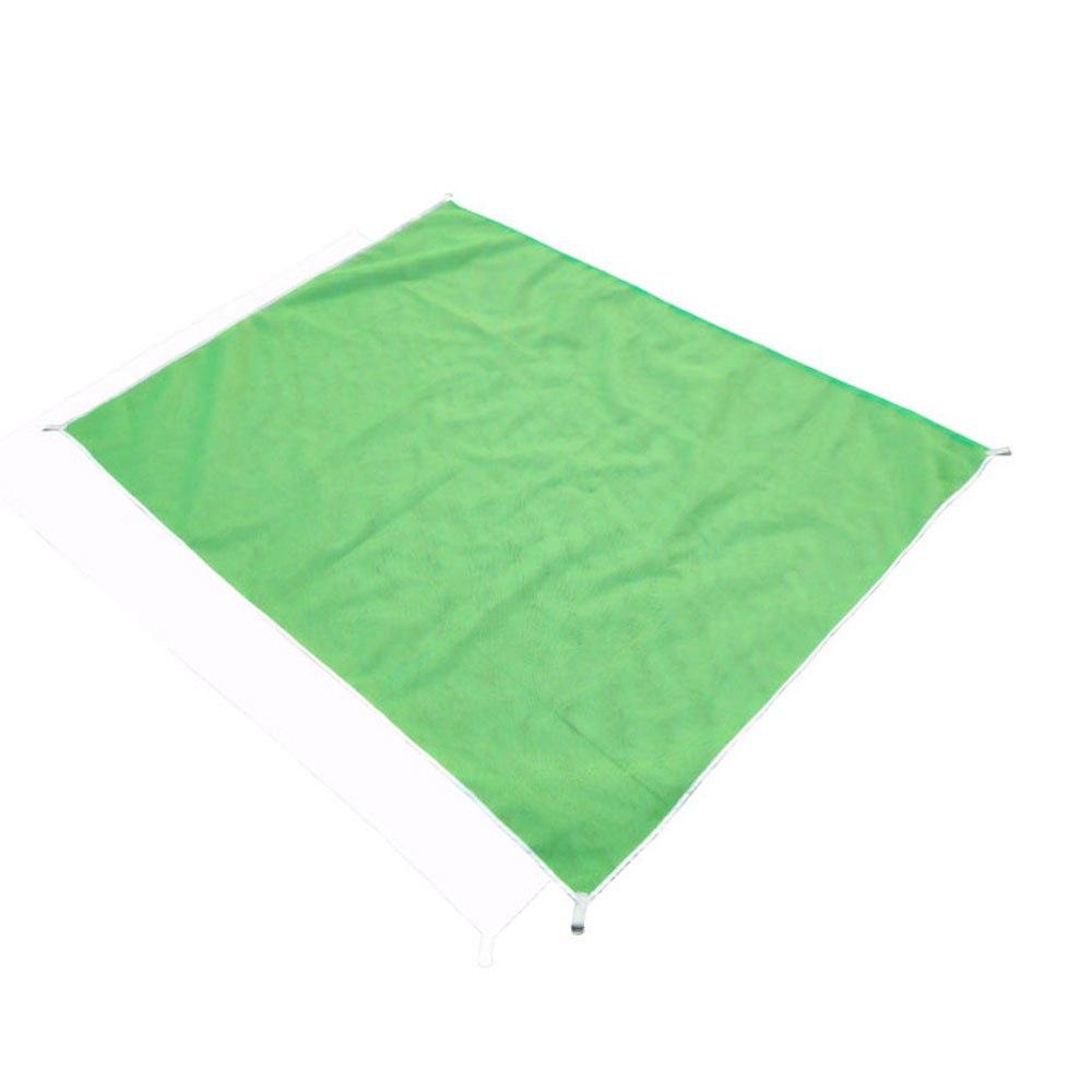 Grünes sandfreies 200x200 XXL Strandtuch aus robustem Material, ideal für mehrere Personen am Strand.