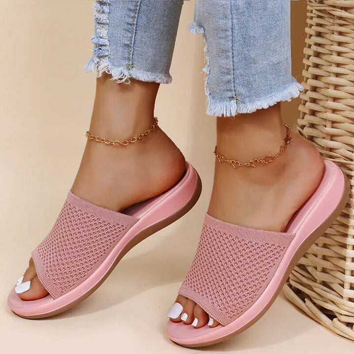 Hellblaue Ronja Pantoffel Sandalen für Damen, stilvolles und atmungsaktives Mesh-Design, ideal für Sommeroutfits.