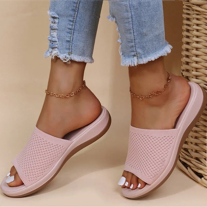 Hellblaue Ronja Pantoffel Sandalen für Damen, stilvolles und atmungsaktives Mesh-Design, ideal für Sommeroutfits.