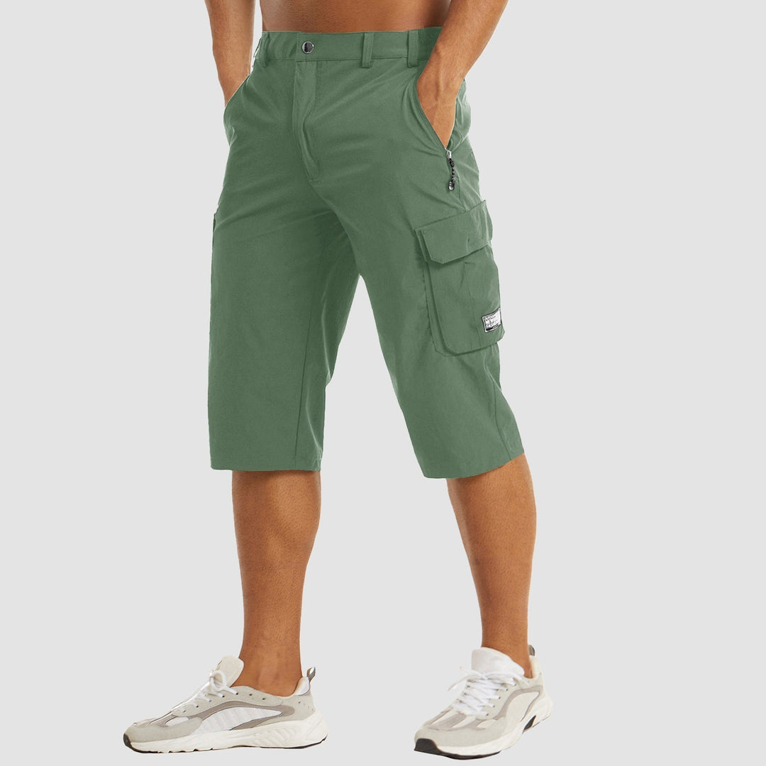 "Helle, leichte Herren Shorts aus atmungsaktivem Stoff, ideal für Alltag und formelle Anlässe, mit modernem Schnitt."