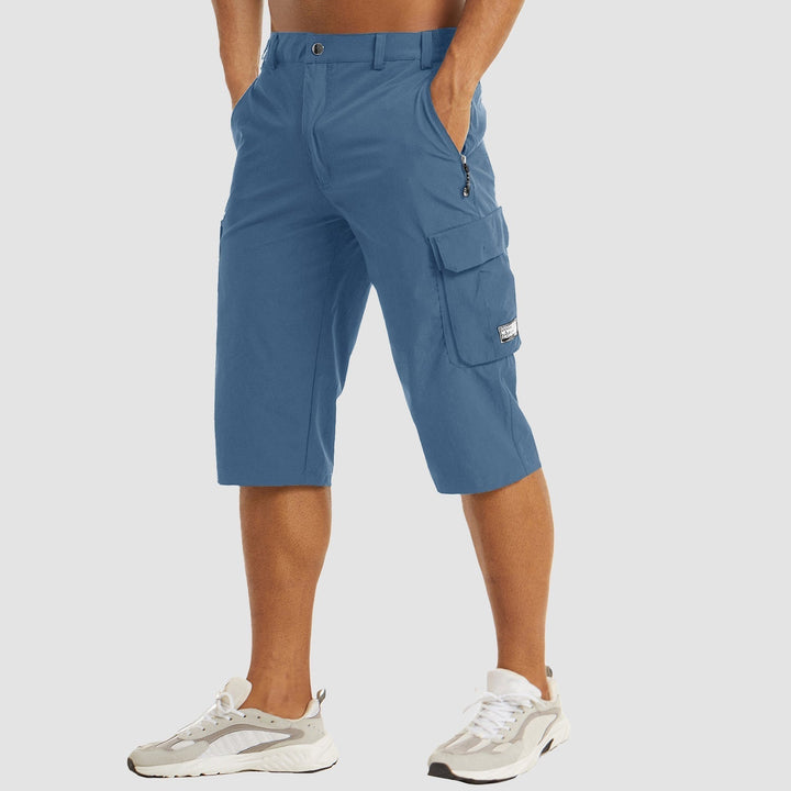 "Helle, leichte Herren Shorts aus atmungsaktivem Stoff, ideal für Alltag und formelle Anlässe, mit modernem Schnitt."