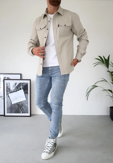 "Hemdjacke mit Knopfleiste, elegant, Damen, verschiedene Farben, leichtes Design, für stilvolle Frühlingsoutfits"