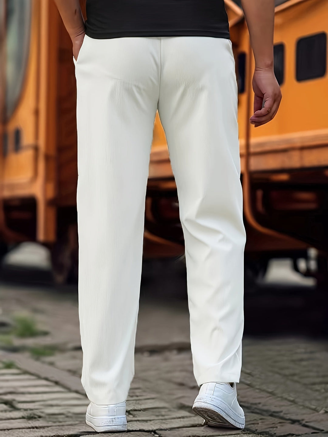 "Herren Alltagshose mit Jogger Design in Dunkelblau, stilvoller Schnitt, bequeme Passform, Baumwollmischung, praktische Tasch